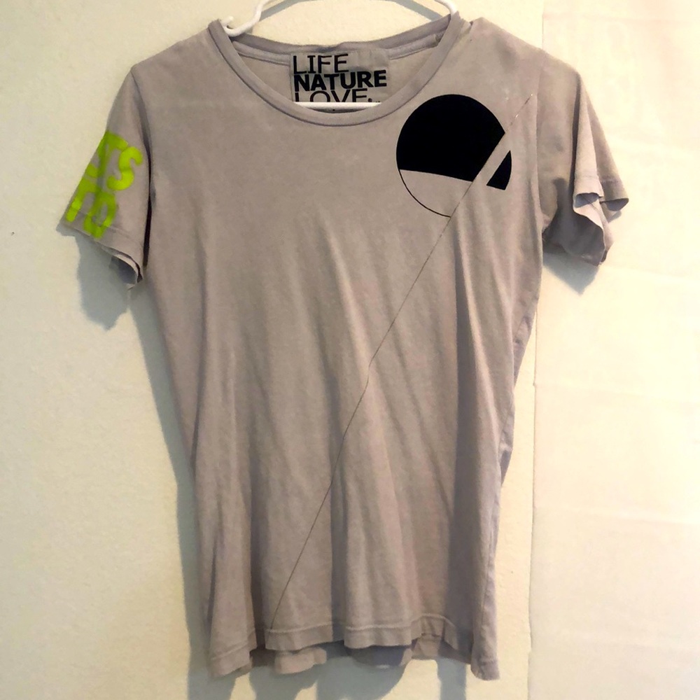 Free city tee